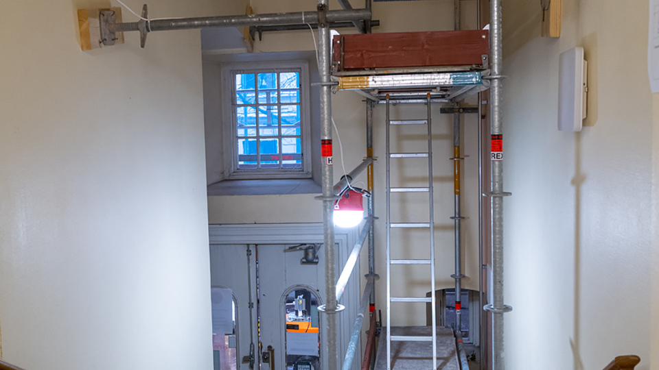 Bild på byggnadsställning Ellen Fries