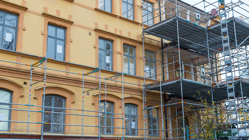 Bild på byggnadsställning Ellen Fries