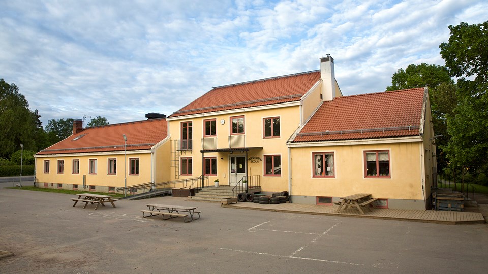 Hagmarkens skolas skolgård och anläggning
