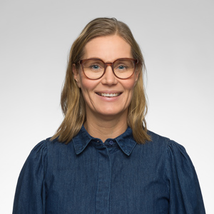 Bild på Skolfastigheters vd-assistent Pernilla Hemlin.