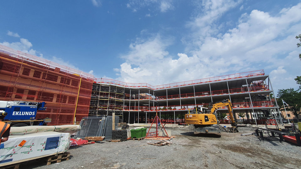 Överblick av en byggnadsplats.