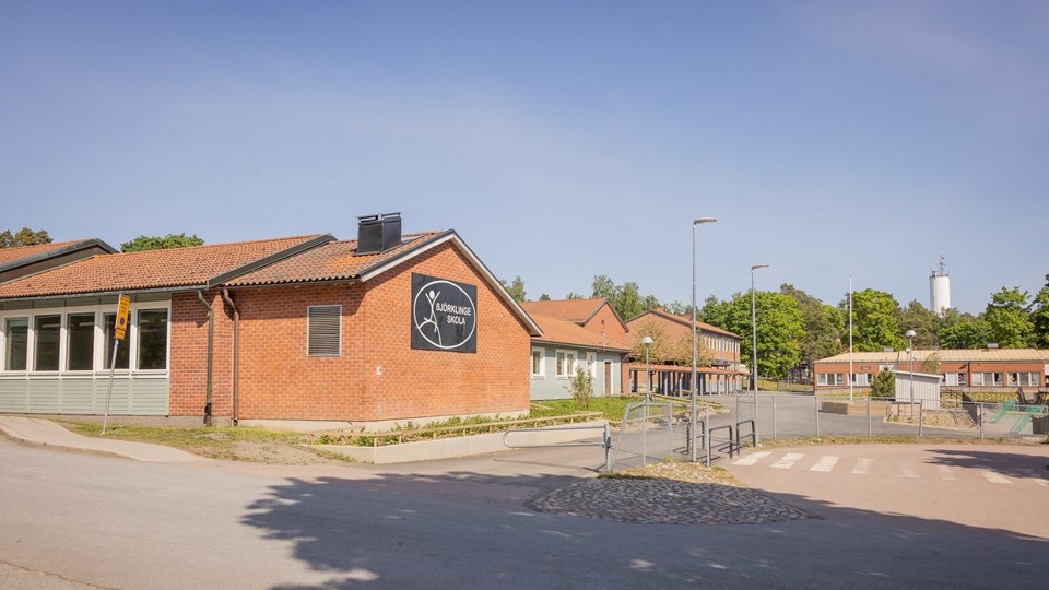 Överblick Björklinge Skolas byggnader och skolgård